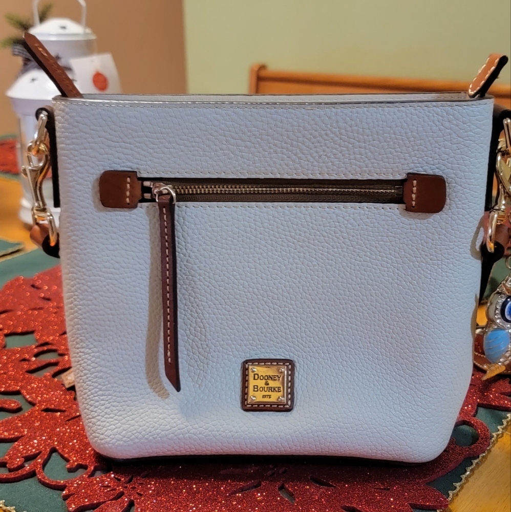 Pebble Grain Small Zip Crossbody